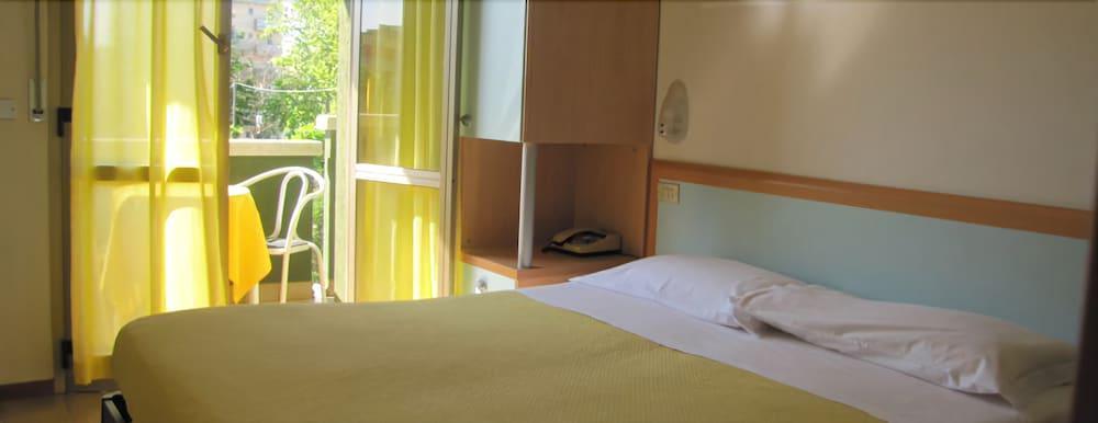 Hotel Etna - Nuova Gestione Romagnola All-Inclusive Spiaggia Parcheggio Riccione Exteriér fotografie