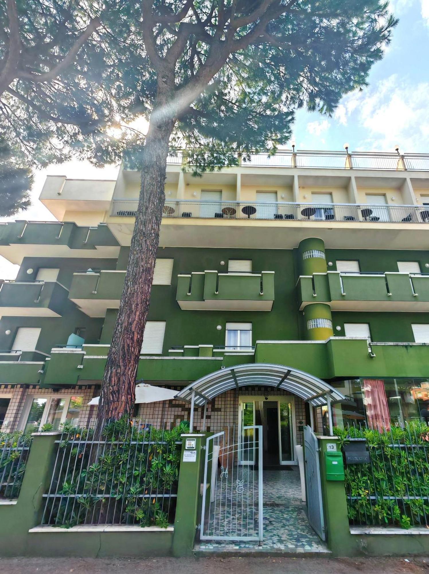 Hotel Etna - Nuova Gestione Romagnola All-Inclusive Spiaggia Parcheggio Riccione Exteriér fotografie