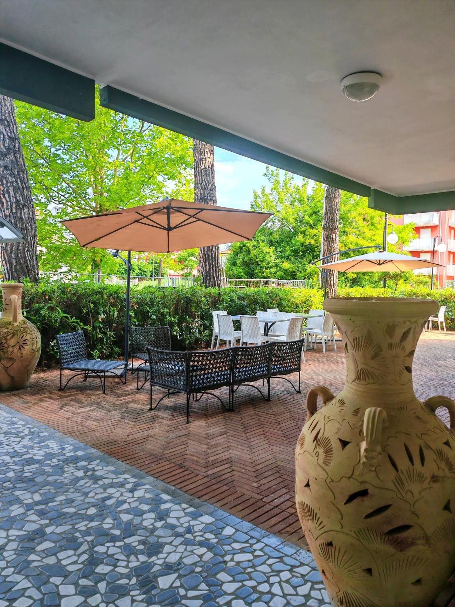 Hotel Etna - Nuova Gestione Romagnola All-Inclusive Spiaggia Parcheggio Riccione Exteriér fotografie