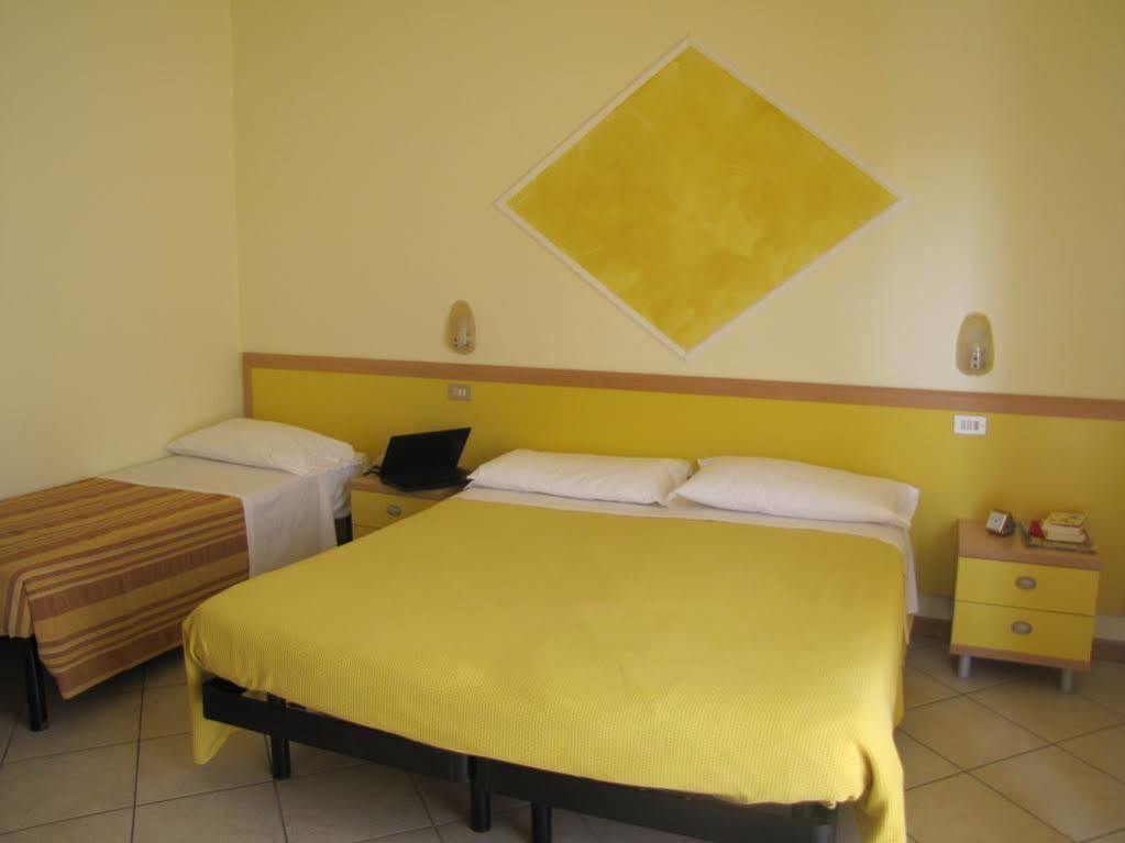 Hotel Etna - Nuova Gestione Romagnola All-Inclusive Spiaggia Parcheggio Riccione Exteriér fotografie